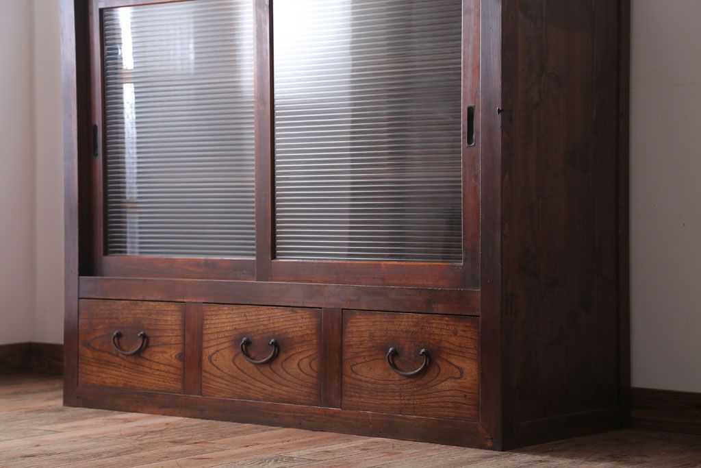 アンティーク家具　和製アンティーク　モールガラス入り!古い木製のシンプルな収納棚