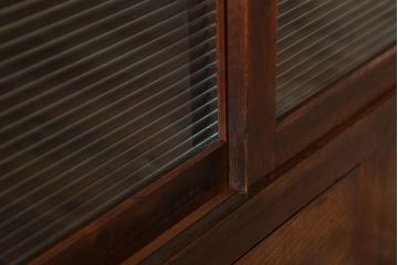 アンティーク家具　和製アンティーク　モールガラス入り!古い木製のシンプルな収納棚