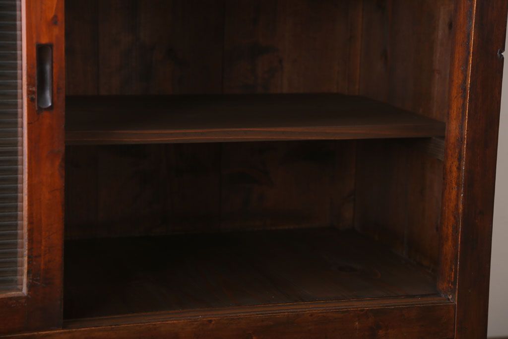 アンティーク家具　和製アンティーク　モールガラス入り!古い木製のシンプルな収納棚
