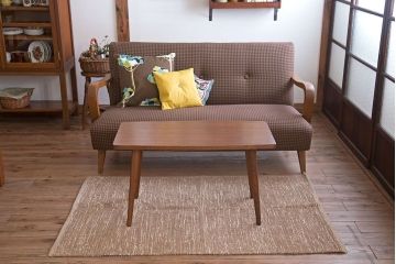 レトロ家具　アンティーク　シンプルでレトロなアームソファ