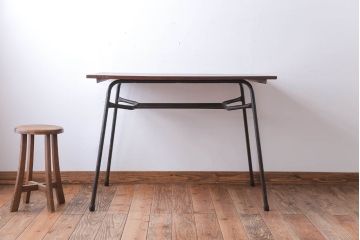 アンティーク家具　アンティーク　天板無垢板の鉄脚テーブル(机・デスク)