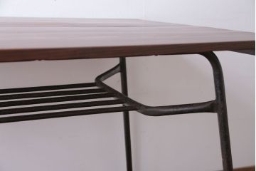 アンティーク家具　アンティーク　天板無垢板の鉄脚テーブル(机・デスク)