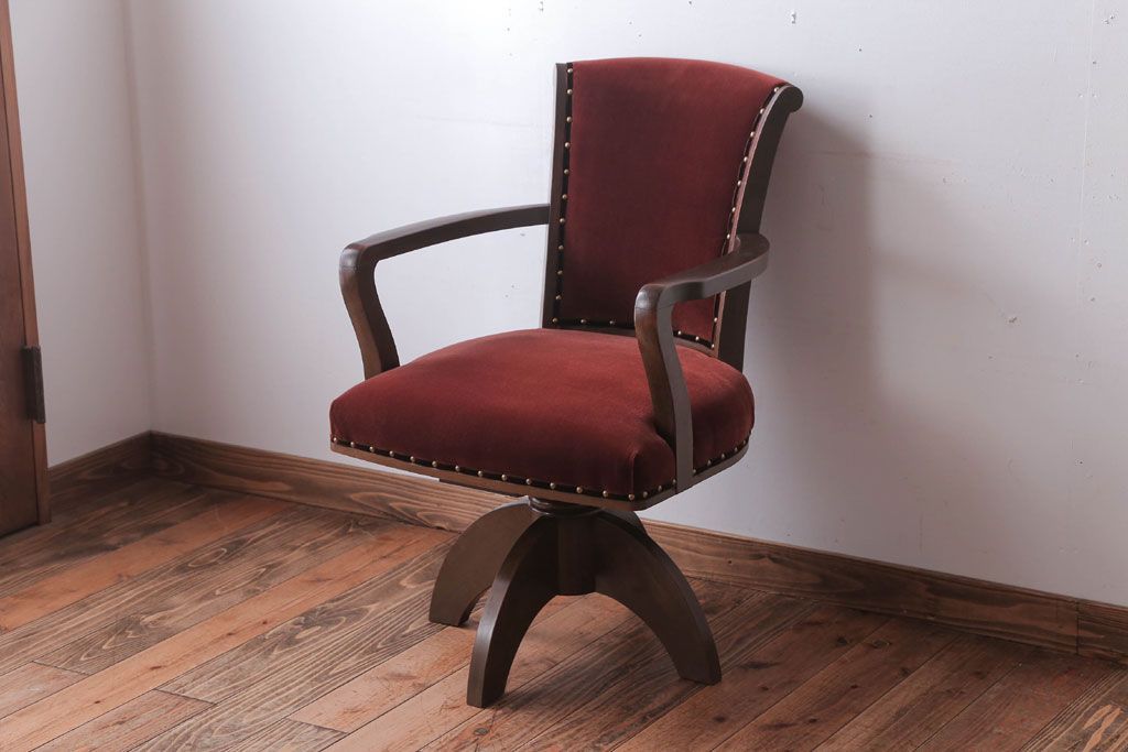 アンティーク家具　和製アンティーク　古い木製のアーム付き回転椅子