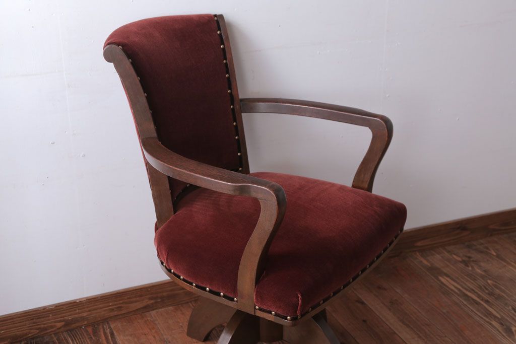 アンティーク家具　和製アンティーク　古い木製のアーム付き回転椅子