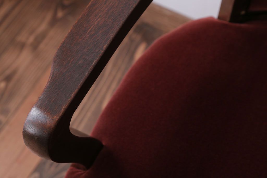 アンティーク家具　和製アンティーク　古い木製のアーム付き回転椅子