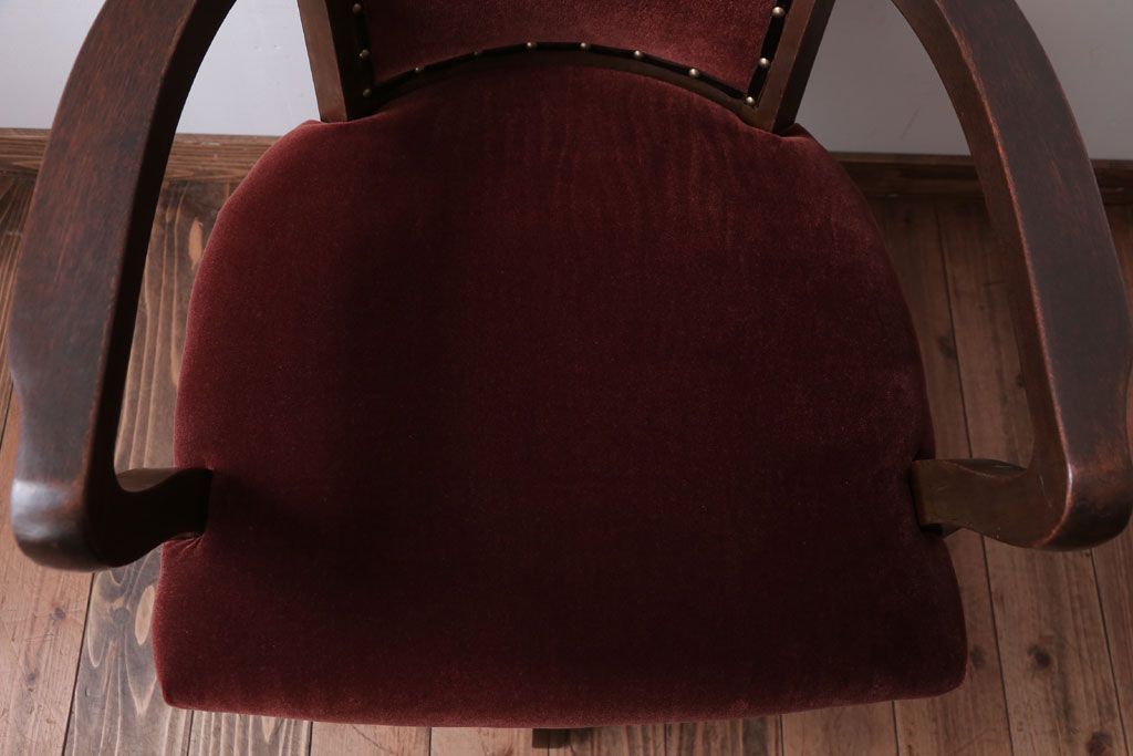 アンティーク家具　和製アンティーク　古い木製のアーム付き回転椅子