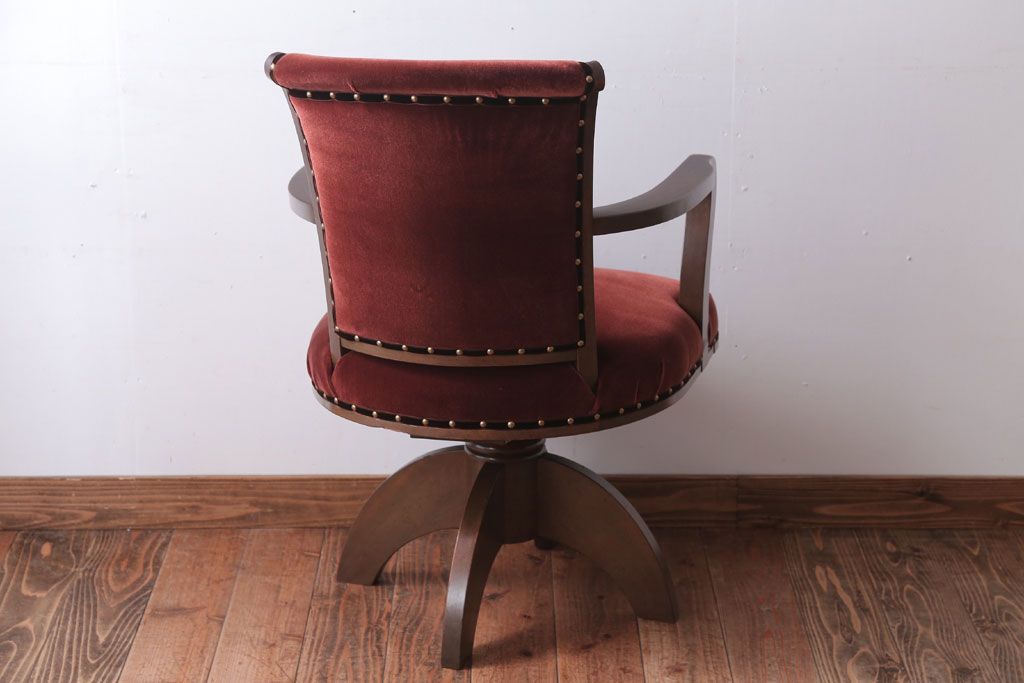 アンティーク家具　和製アンティーク　古い木製のアーム付き回転椅子