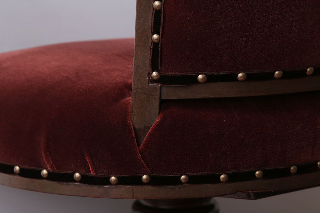 アンティーク家具　和製アンティーク　古い木製のアーム付き回転椅子