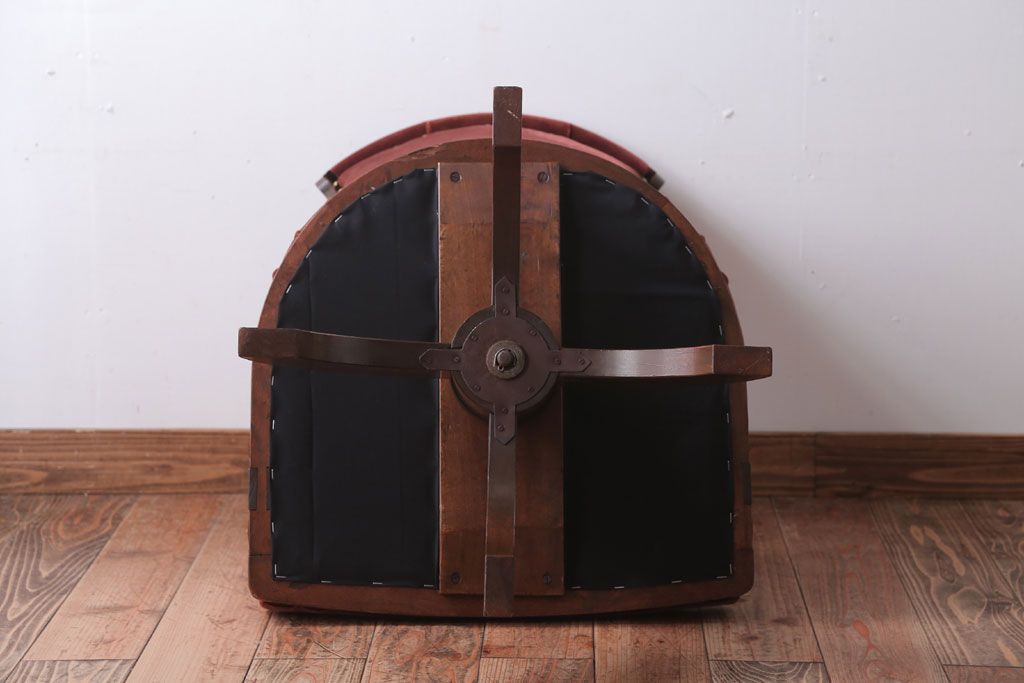 アンティーク家具　和製アンティーク　古い木製のアーム付き回転椅子