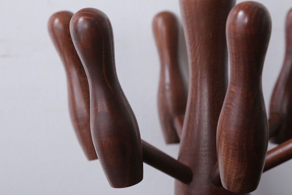 アンティーク雑貨　ビンテージ　古い木のレトロなスリッパラック