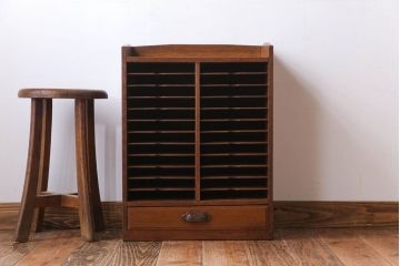 レトロ家具　昭和レトロ　古い木の小ぶりなアンティーク書類ケース(カルテケース)