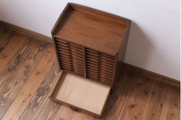 レトロ家具　昭和レトロ　古い木の小ぶりなアンティーク書類ケース(カルテケース)