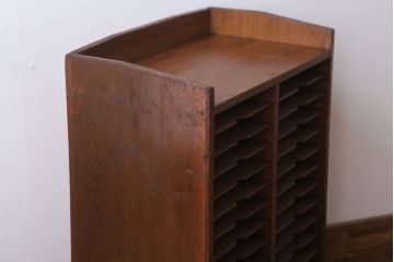 レトロ家具　昭和レトロ　古い木の小ぶりなアンティーク書類ケース(カルテケース)