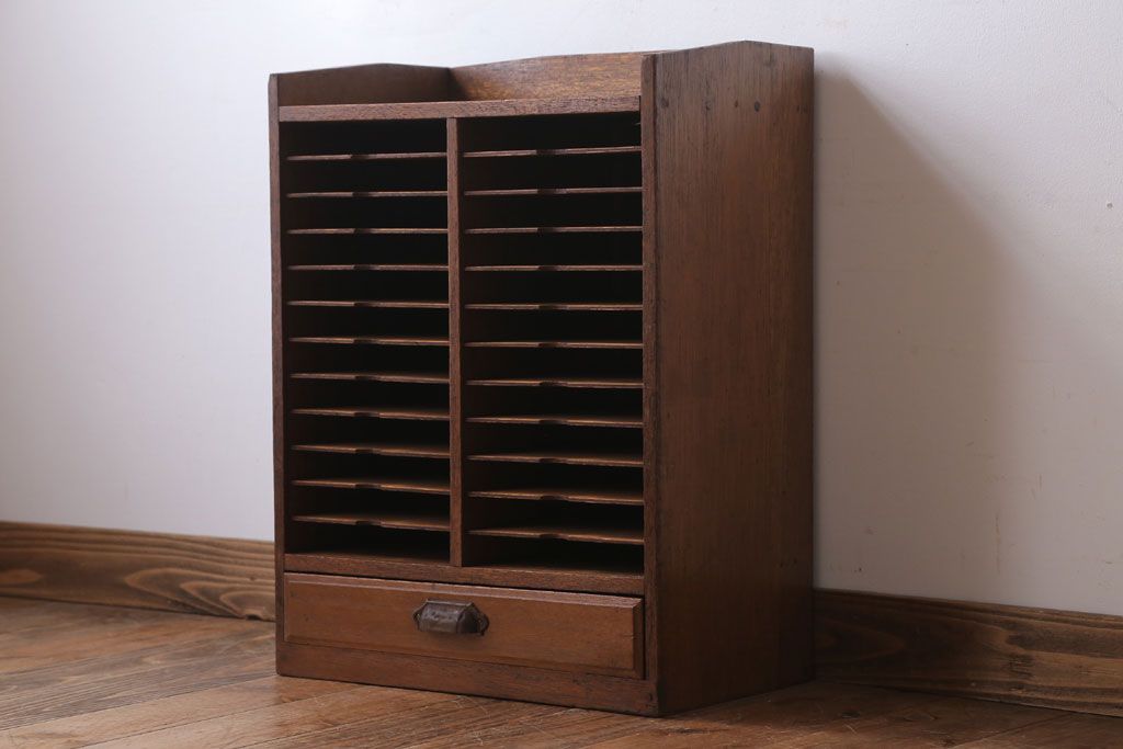 レトロ家具　昭和レトロ　古い木の小ぶりなアンティーク書類ケース(カルテケース)