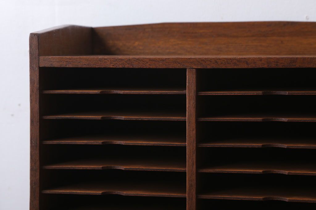 レトロ家具　昭和レトロ　古い木の小ぶりなアンティーク書類ケース(カルテケース)