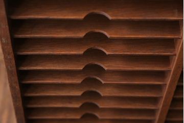 レトロ家具　昭和レトロ　古い木の小ぶりなアンティーク書類ケース(カルテケース)