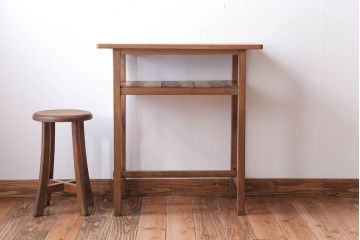 アンティーク家具　アンティーク　古い木のシンプルなサイドテーブル