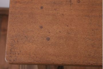 アンティーク家具　アンティーク　古い木のシンプルなサイドテーブル