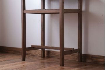 アンティーク家具　アンティーク　古い木のシンプルなサイドテーブル