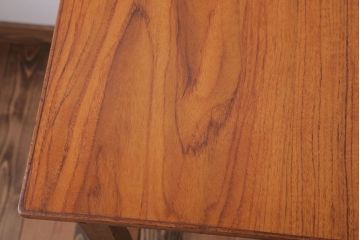 アンティーク家具　アンティーク　シンプルな古い木の片袖机(デスク)