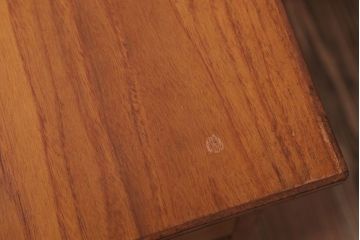 アンティーク家具　アンティーク　シンプルな古い木の片袖机(デスク)