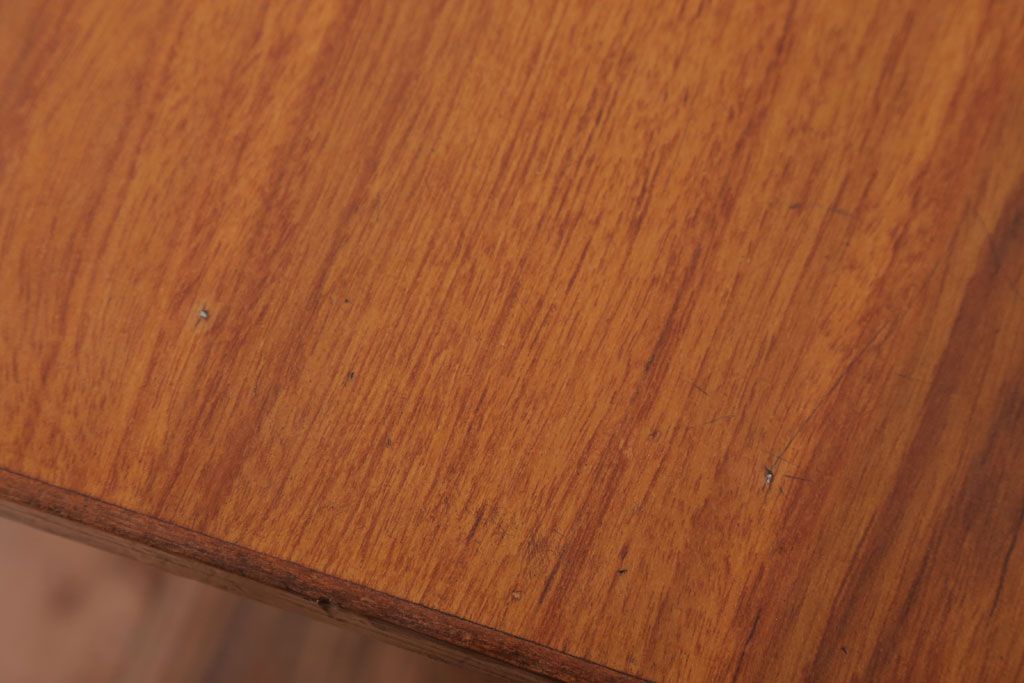 アンティーク家具　アンティーク　シンプルな古い木の片袖机(デスク)