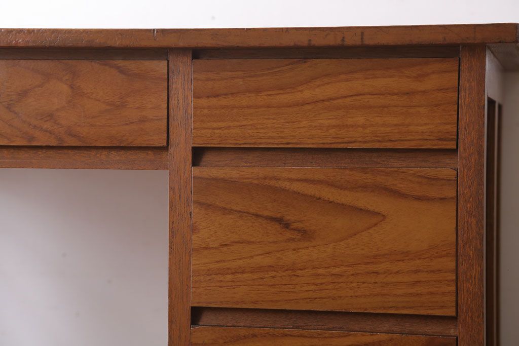 アンティーク家具　アンティーク　シンプルな古い木の片袖机(デスク)