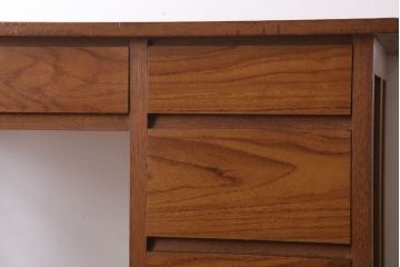 アンティーク家具　アンティーク　シンプルな古い木の片袖机(デスク)