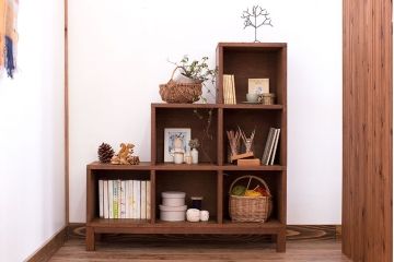 アンティーク家具　アンティーク　古い木製の脚付き階段型マス目棚(収納棚、飾り棚)