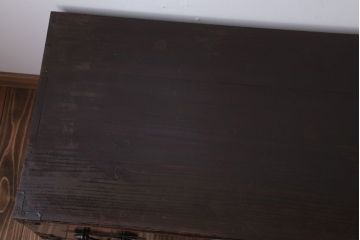 アンティーク家具　古民具・骨董　前面欅材!蝶覆輪金具の小ぶりなアンティーク重ね衣装箪笥