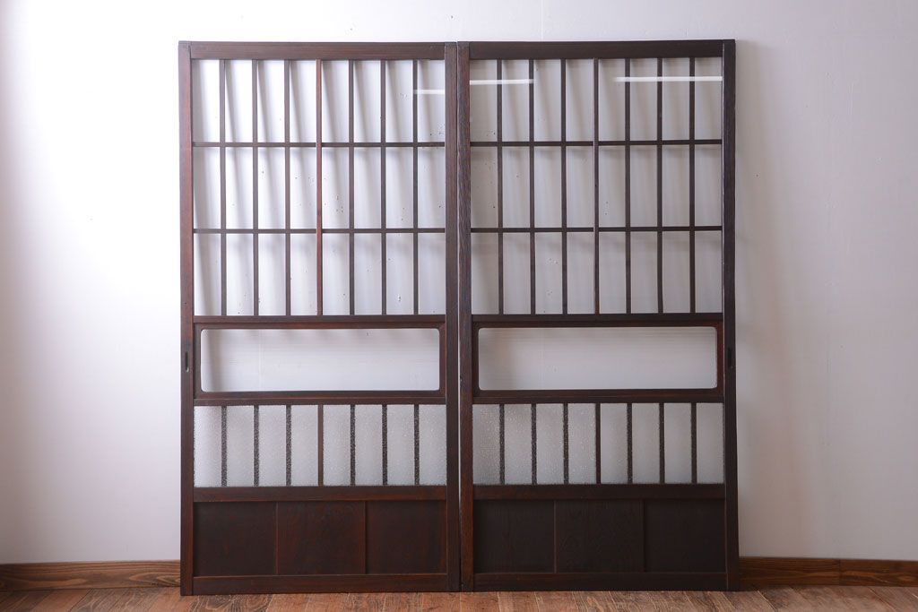 アンティーク　古い木製のレトロなガラス戸2枚セット