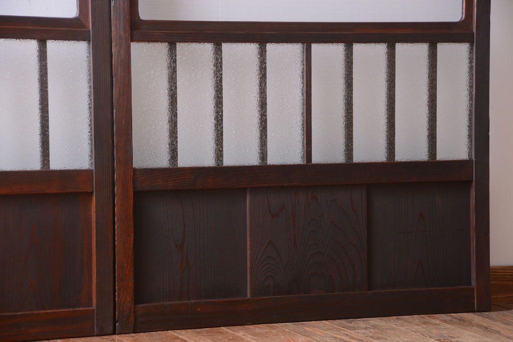 アンティーク　古い木製のレトロなガラス戸2枚セット