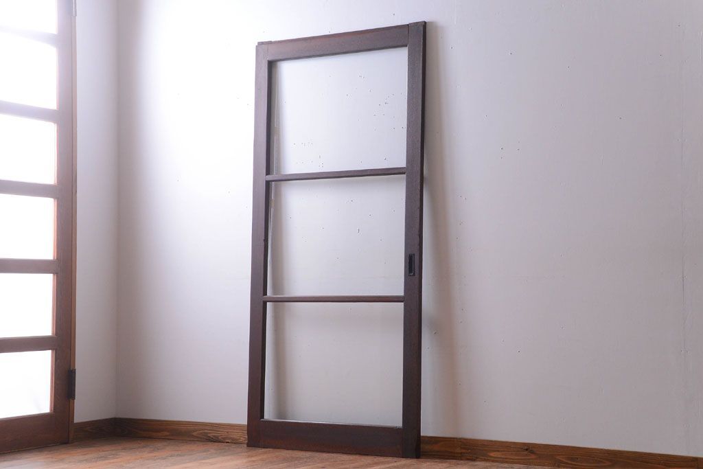 和製アンティーク　古い木製のシンプルな引き戸