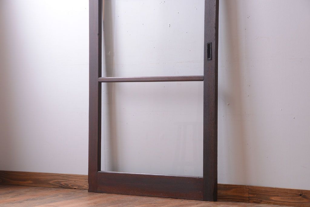 和製アンティーク　古い木製のシンプルな引き戸