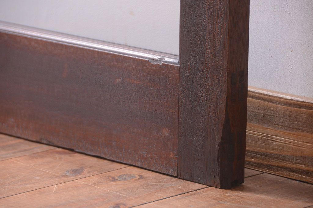 和製アンティーク　古い木製のシンプルな引き戸