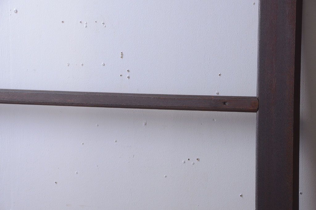 和製アンティーク　古い木製のシンプルな引き戸