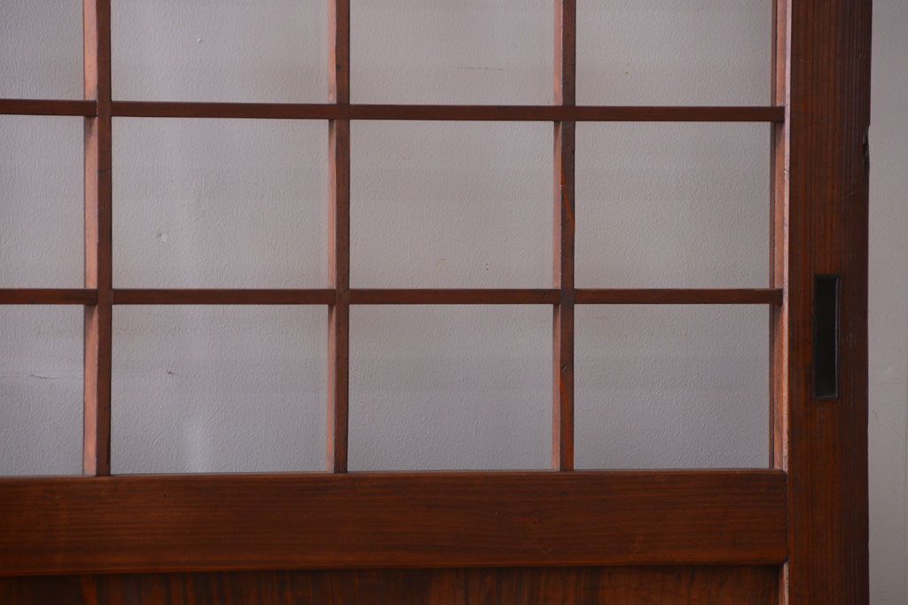 古民具・骨董　古い木のアンティーク升目格子ガラス戸