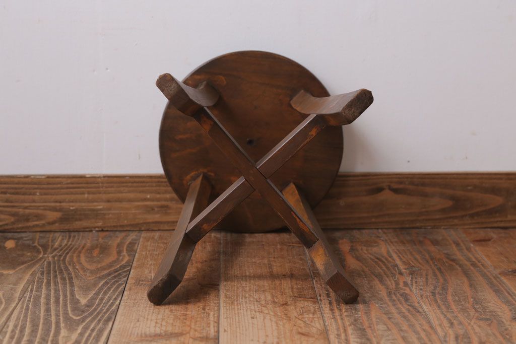 アンティーク家具　アンティーク　古い木のシンプルな丸スツール(1)