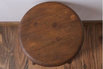 アンティーク家具　アンティーク　古い木のシンプルな丸スツール(2)