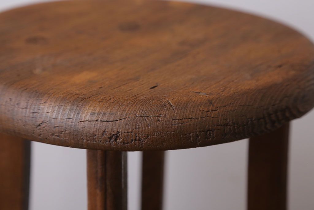 アンティーク家具　アンティーク　古い木のシンプルな丸スツール(2)