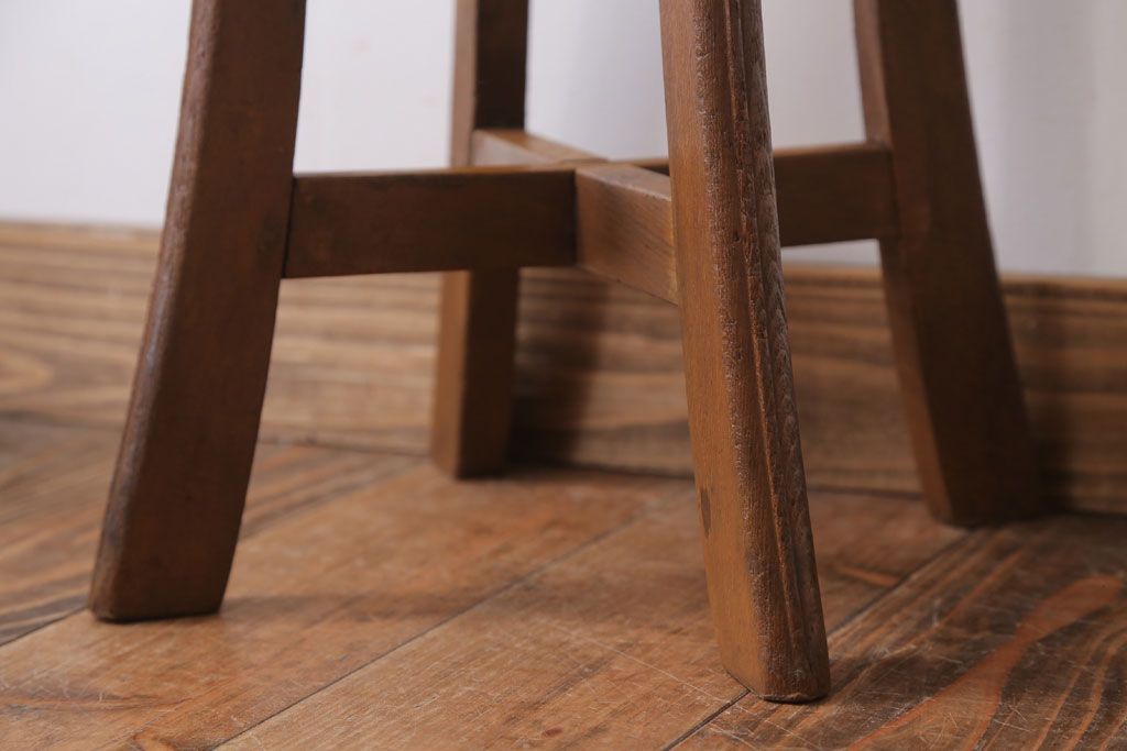 アンティーク家具　アンティーク　古い木のシンプルな丸スツール(2)