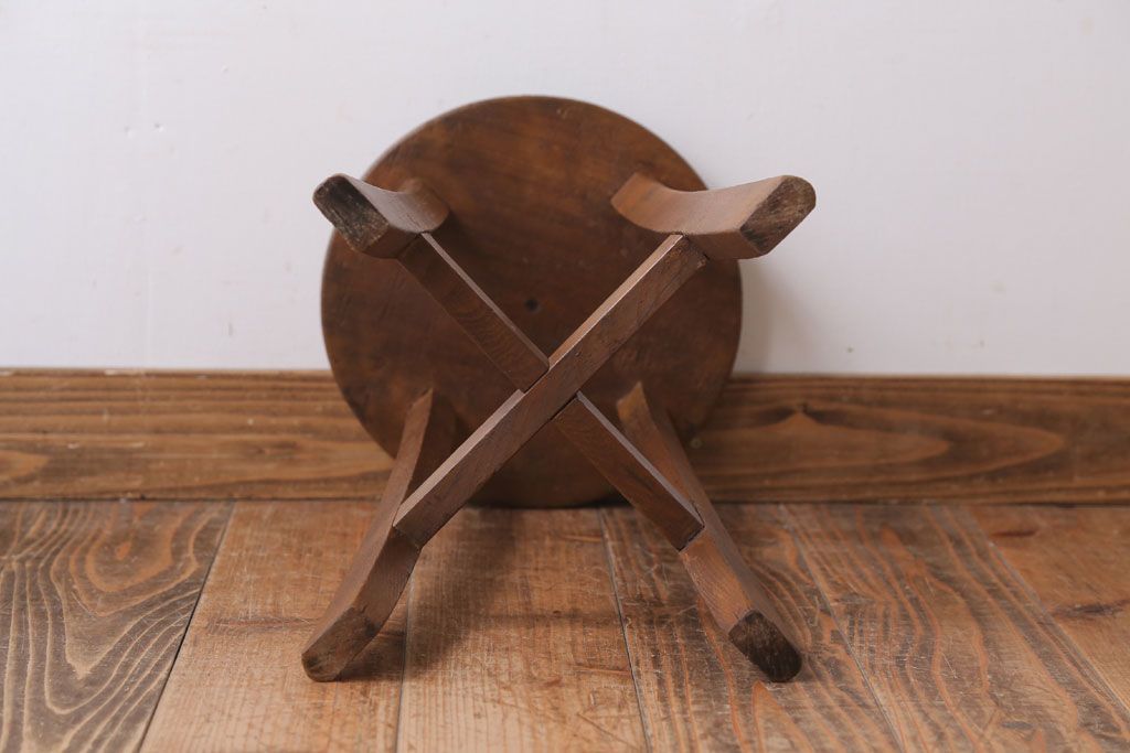 アンティーク家具　アンティーク　古い木のシンプルな丸スツール(2)