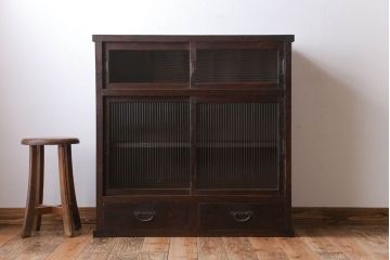アンティーク家具　和製アンティーク　モールガラス引き戸の木製収納棚