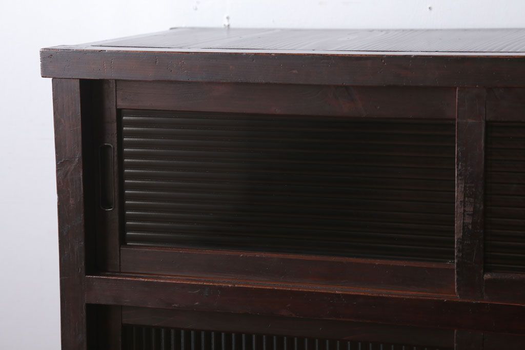 アンティーク家具　和製アンティーク　モールガラス引き戸の木製収納棚