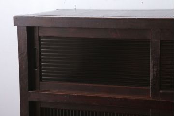 アンティーク家具　和製アンティーク　モールガラス引き戸の木製収納棚