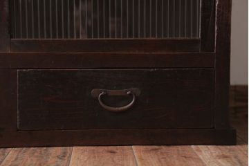 アンティーク家具　和製アンティーク　モールガラス引き戸の木製収納棚