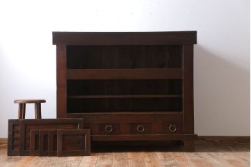 アンティーク家具　古民具・骨董　横桟引き戸のアンティーク脚付き水屋箪笥(収納棚)