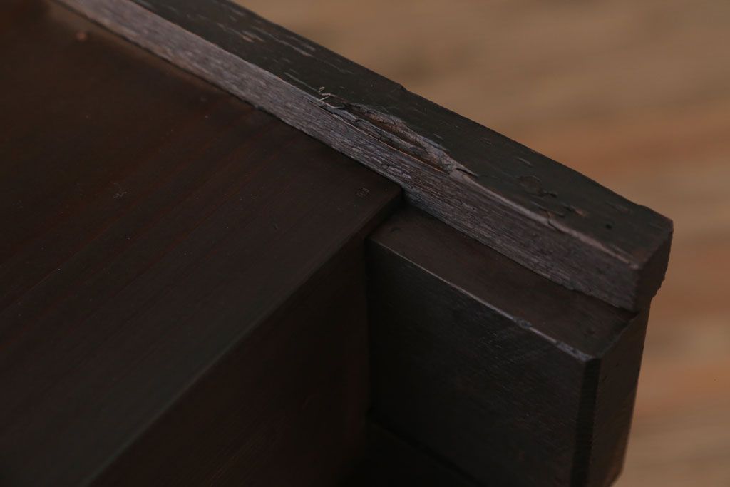 アンティーク家具　古民具・骨董　横桟引き戸のアンティーク脚付き水屋箪笥(収納棚)