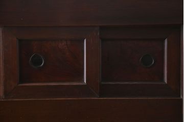 アンティーク家具　古民具・骨董　横桟引き戸のアンティーク脚付き水屋箪笥(収納棚)