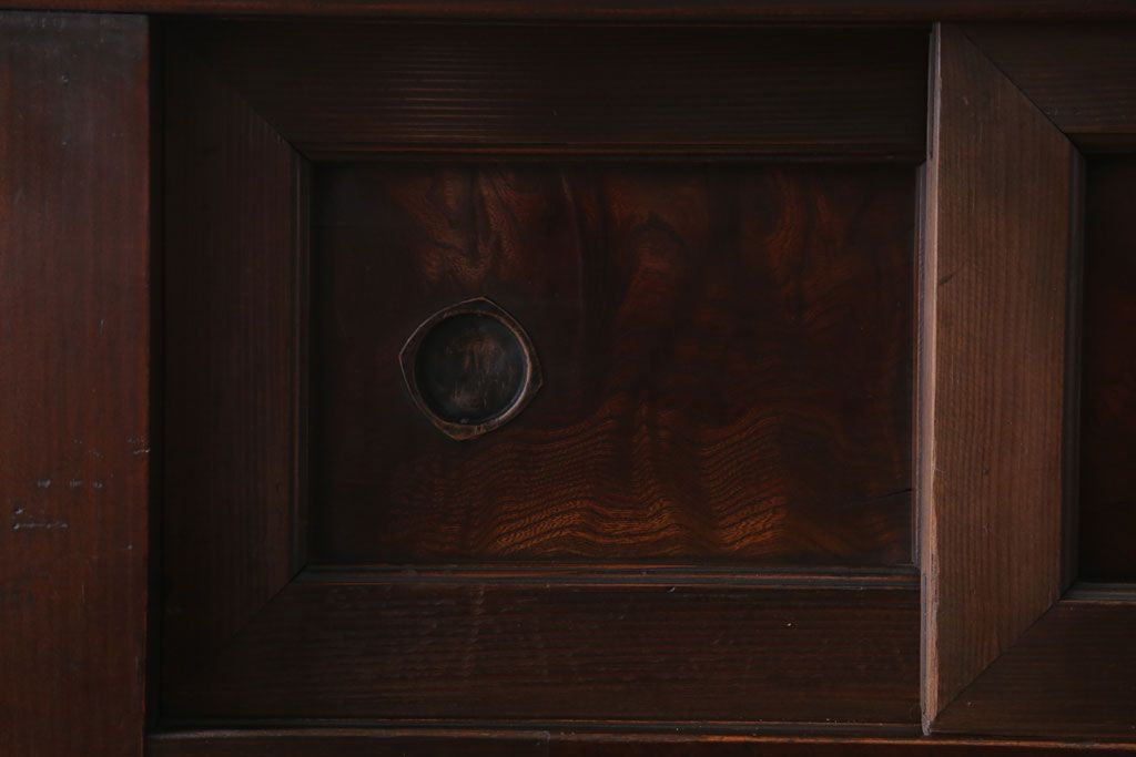 アンティーク家具　古民具・骨董　横桟引き戸のアンティーク脚付き水屋箪笥(収納棚)